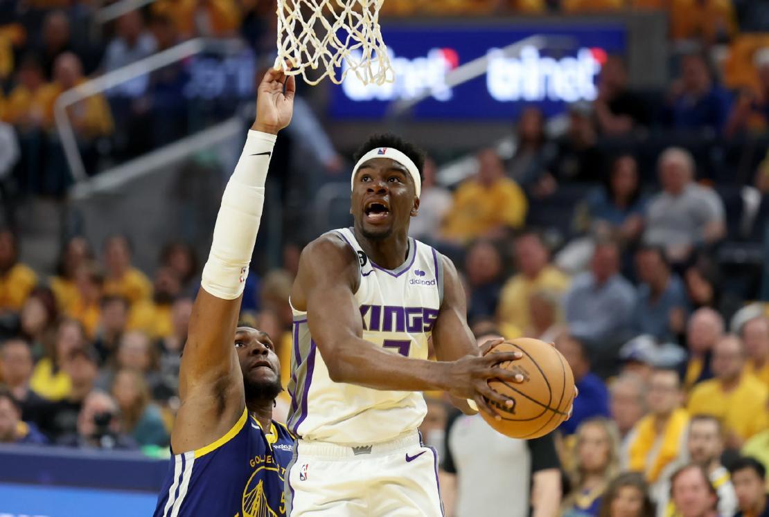 曝多支球队哄抢NBA落选秀！身高1米93场均9分3板，首钢会出手吗？