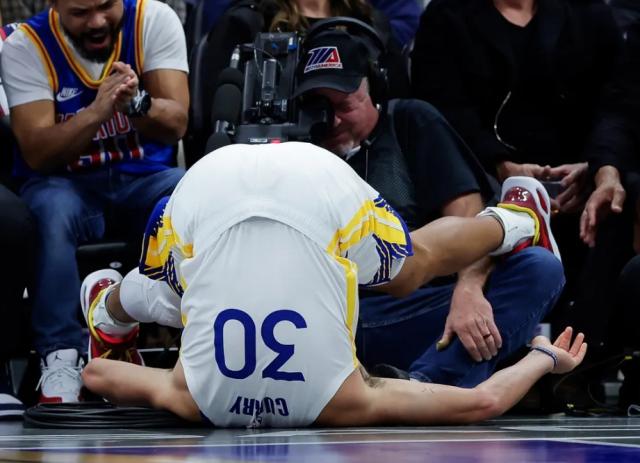 百家乐规则-从领先24分到被1分绝杀 科尔杂耍式换人玩崩勇士